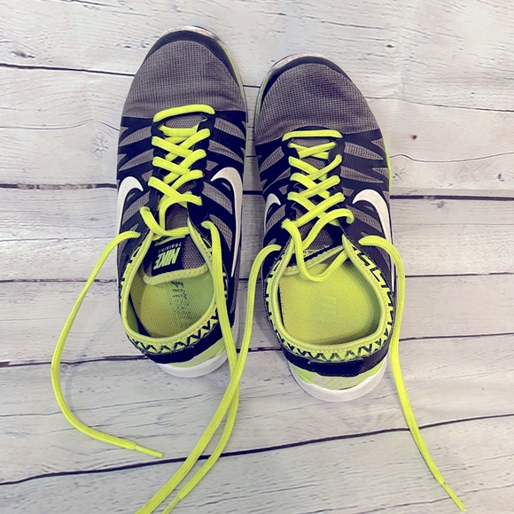 Nike Shoes - Womens Nike Shoe Size 8